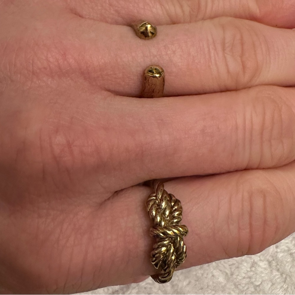 Vargas Goteo rings ASO Meghan Markle - Picture 5 of 7